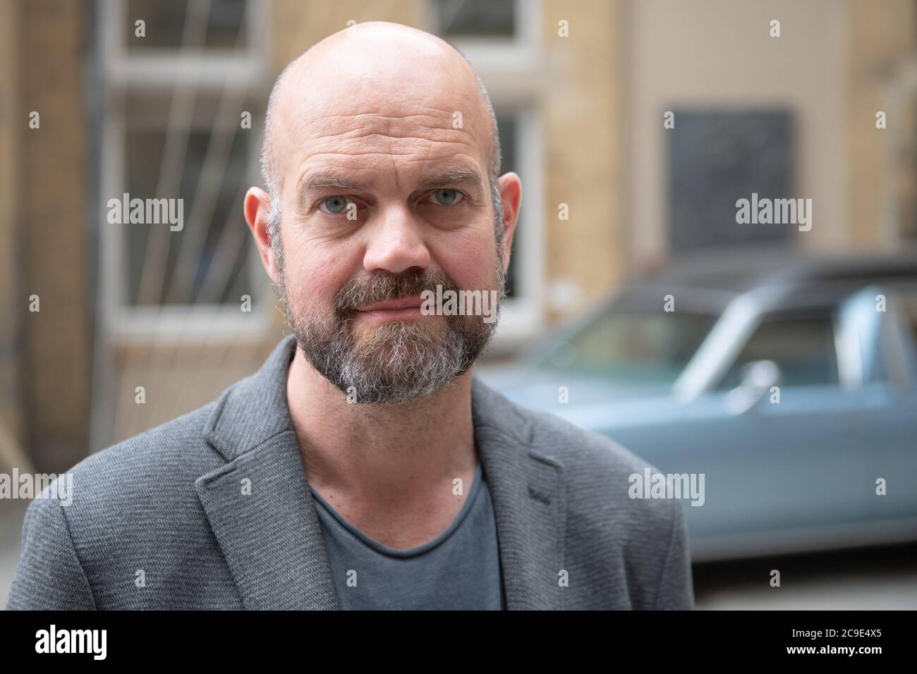 Kassel, Germania. 24 luglio 2020. Dirk Pörschmann, Direttore del Museo della Cultura sepolcrale. Il museo speciale, inaugurato nel 1992, è dedicato ai temi della morte, della morte, della sepoltura, del lutto e della commemorazione. Credit: Swen Pförtner/dpa/Alamy Live News Foto Stock