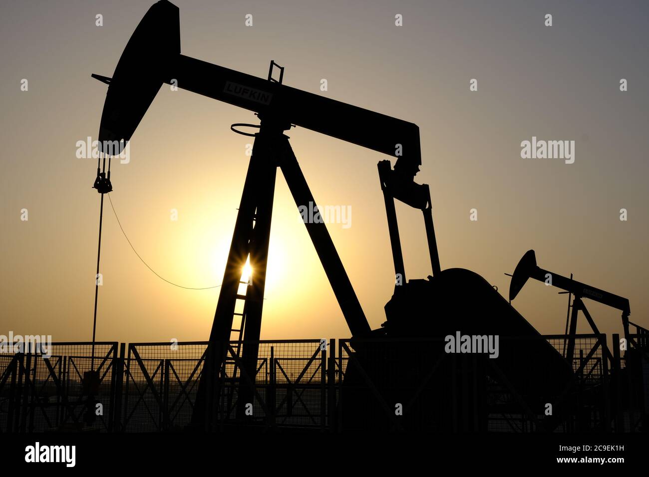 Estrazione del greggio nel golfo, fonte primaria di economia Foto Stock