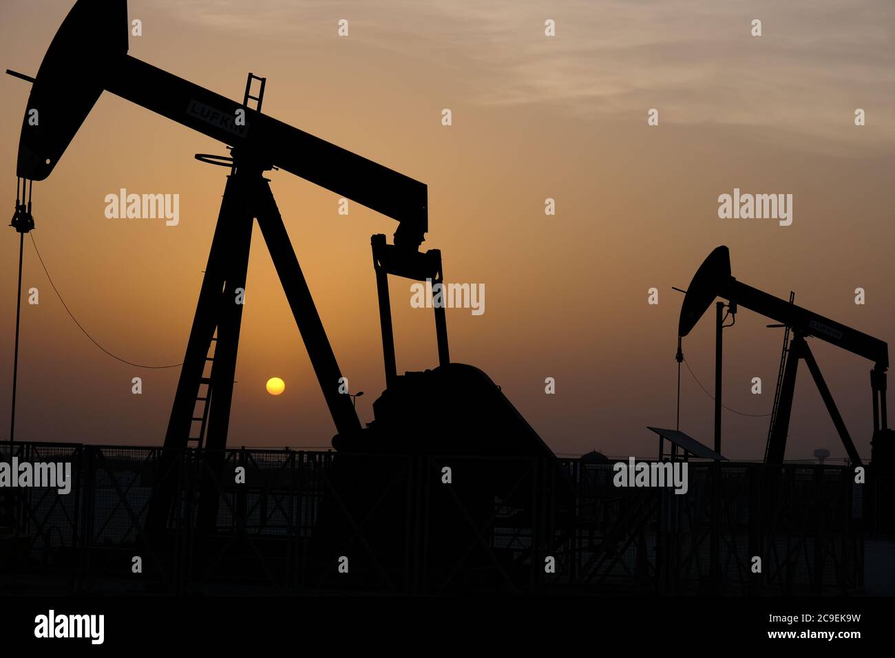 Estrazione del greggio nel golfo, fonte primaria di economia Foto Stock