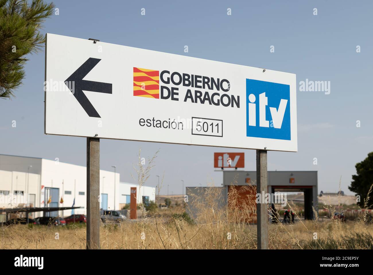 Gallur, Aragon, Saragozza, Spagna - 27 luglio 2020: Stazione numero 5011 per l'ispezione tecnica dei veicoli (ITV). Stazione ITV gallur, provincia di Saragozza, in Foto Stock