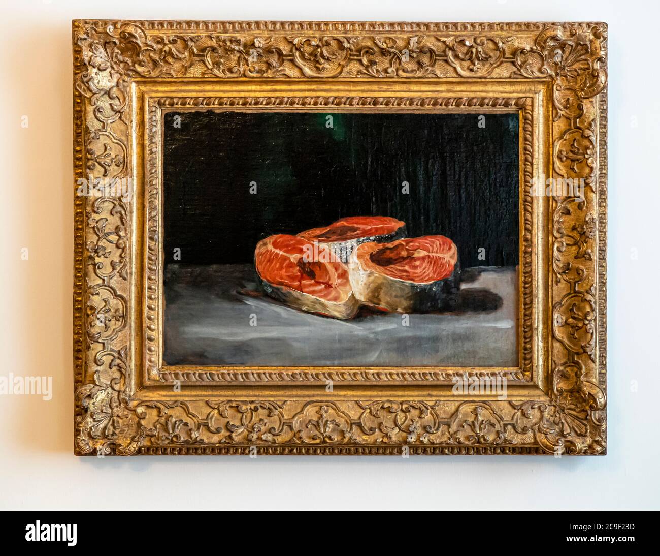 The Still Life with Three Salmon Slices di Francisco de Goya fa parte della collezione Reinhart costituita da Oskar Reinhart a Winterthur, in Svizzera. La natura morta con tre fette di salmone è stata dipinta da Francisco de Goya più di 200 anni fa. La prospettiva e gli effetti di luce sono notevoli Foto Stock