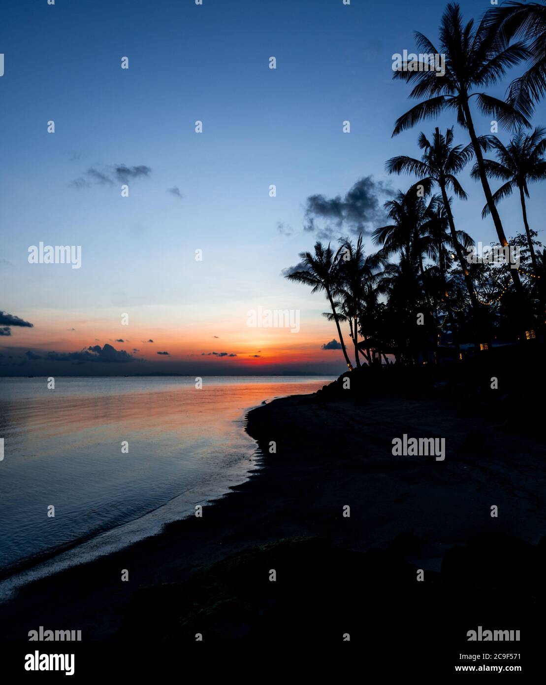 Tramonto a Baan Tai Beach, Koh Phangan, Thailandia Foto Stock