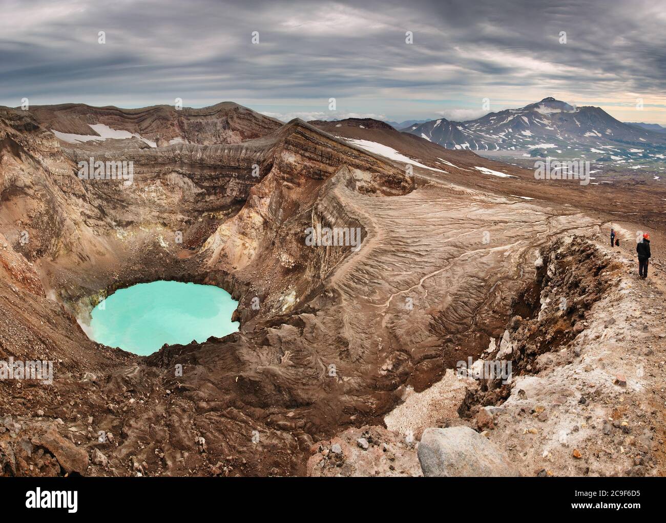 Arrampicata vulcano attivo, Kamchatka, vulcano Gorely Foto Stock