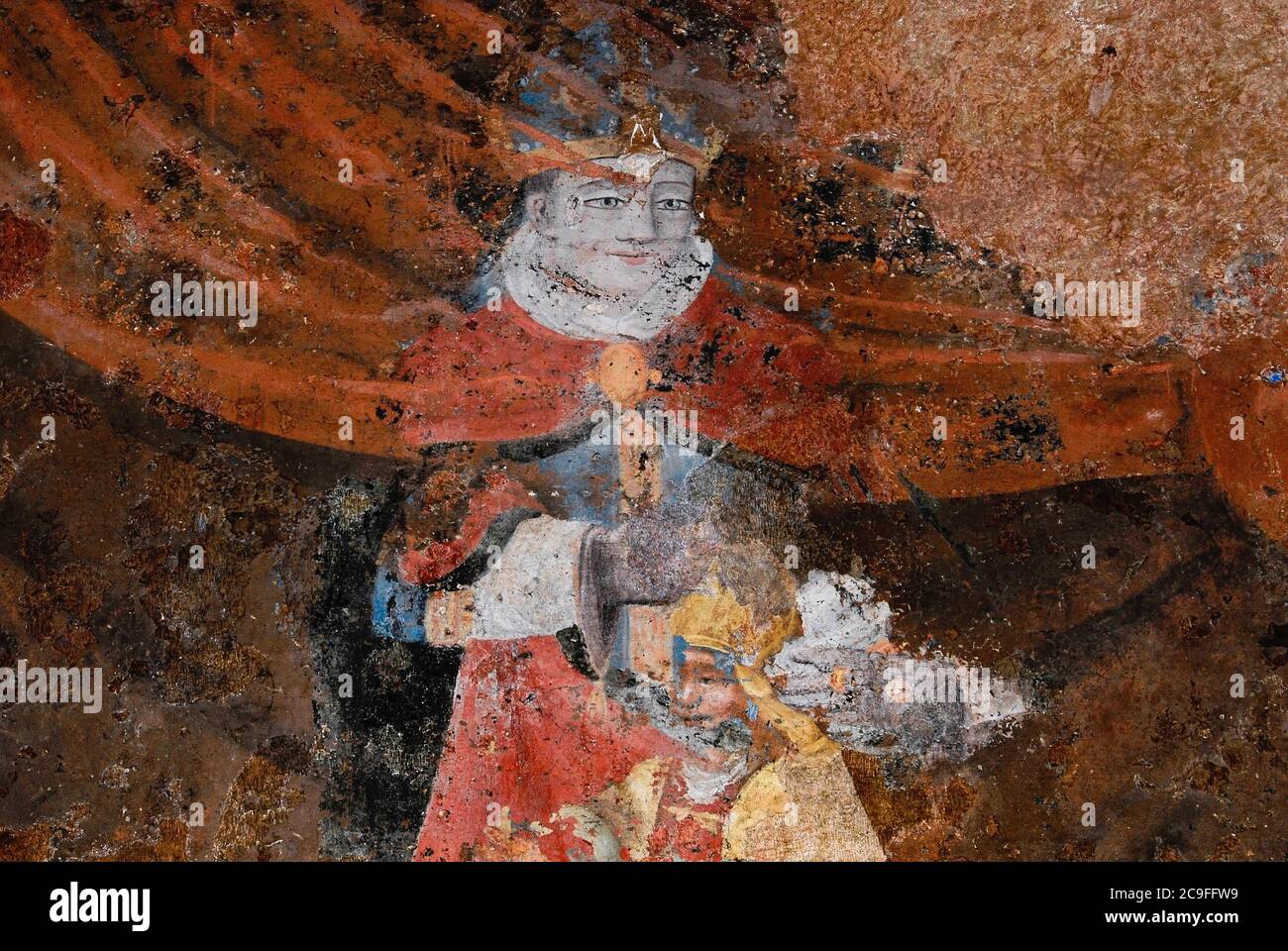 Affresco frammentario 1300s nella Chapelle des fonts battismaux, Cathédrale Saint-Pierre, a Beauvais, Francia. L'affresco raffigura probabilmente il fondatore della cappella, il cardinale Jean Cholet o de Nointel, un canone della cattedrale creato cardinale nel 1281. Foto Stock