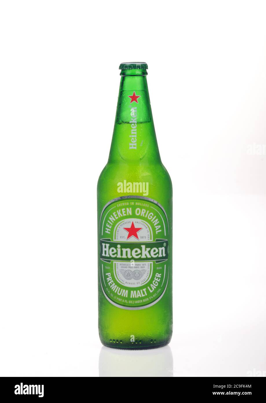Bottiglia ghiacciata di birra Heineken Foto Stock