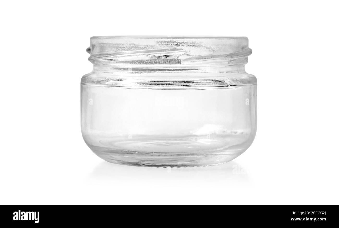 Vaso di vetro vuoto isolato su sfondo bianco con percorso di ritaglio Foto Stock
