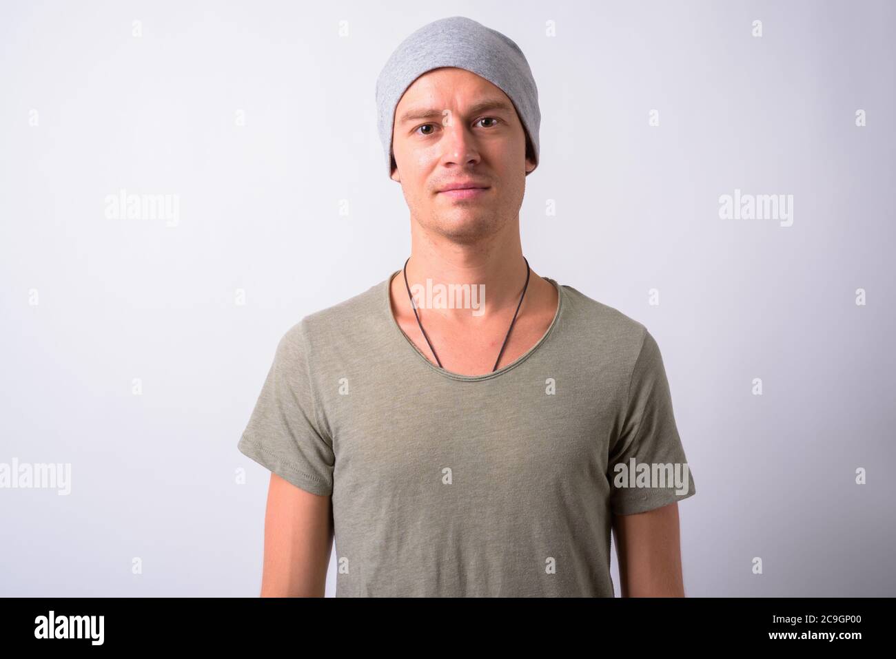 Ritratto di uomo che indossa abiti con concetto militare Foto Stock