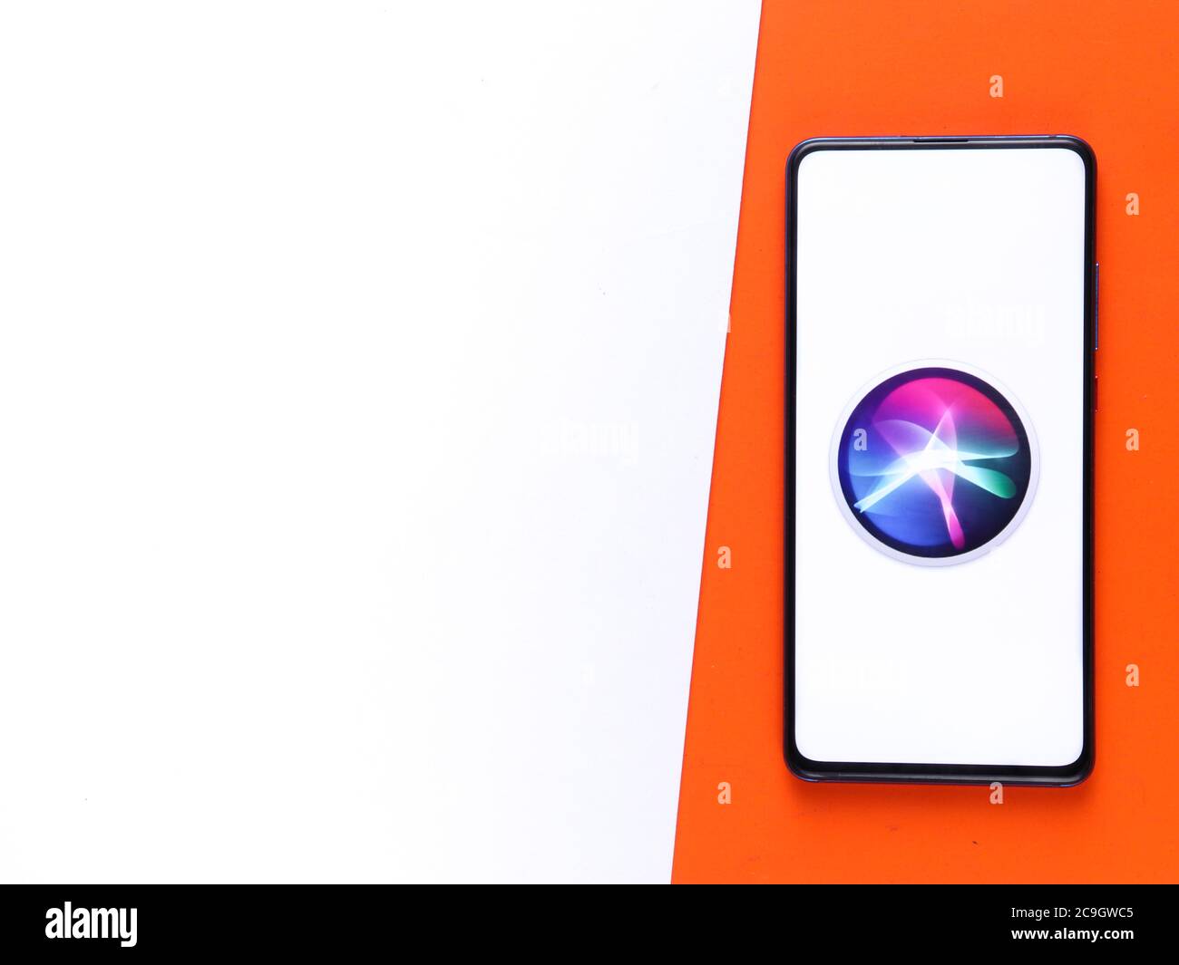 Assam, india - 28 Luglio 2020 : Siri un assistente virtuale sviluppato da Apple. Foto Stock