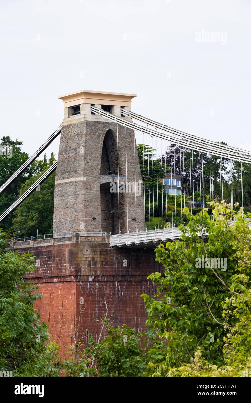 Isambard Kingdom Brunel Clifton Suspension Bridge, Leigh Tower, sopra la Gola di Avon, visto dal leggio, tra Clifton e Leigh Woods nel Nord Sud Foto Stock