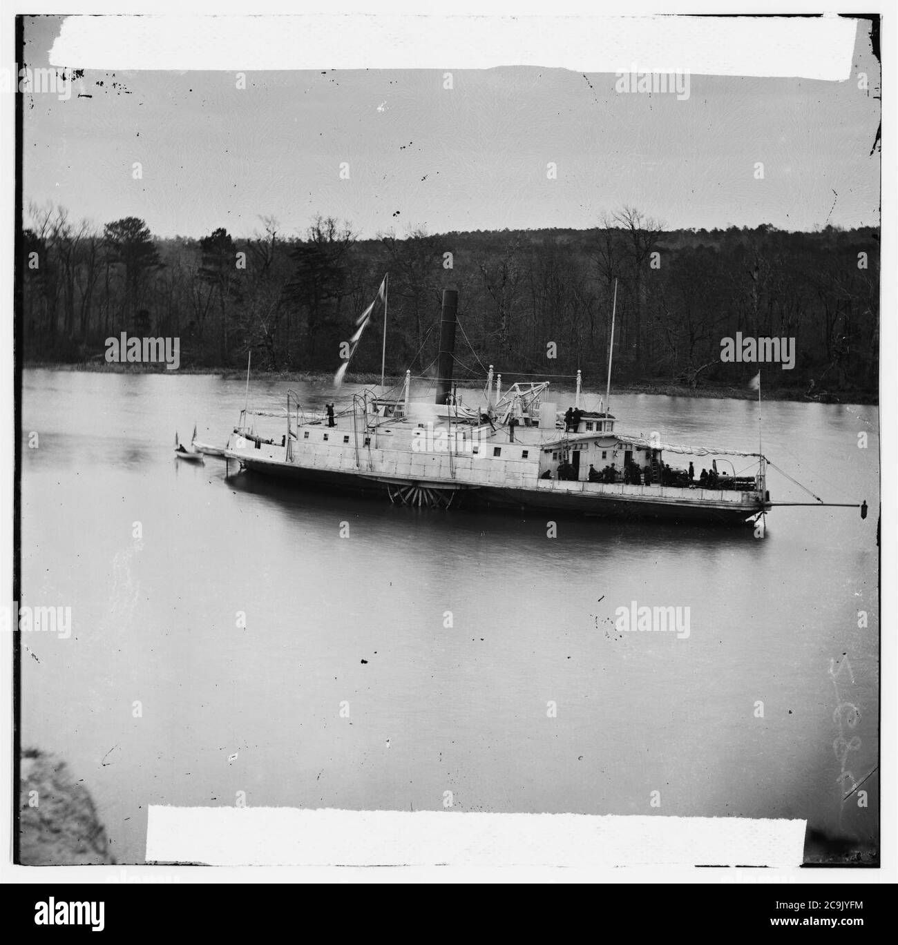James River, Virginia. Traghetto convertito sul (fiume James) Foto Stock