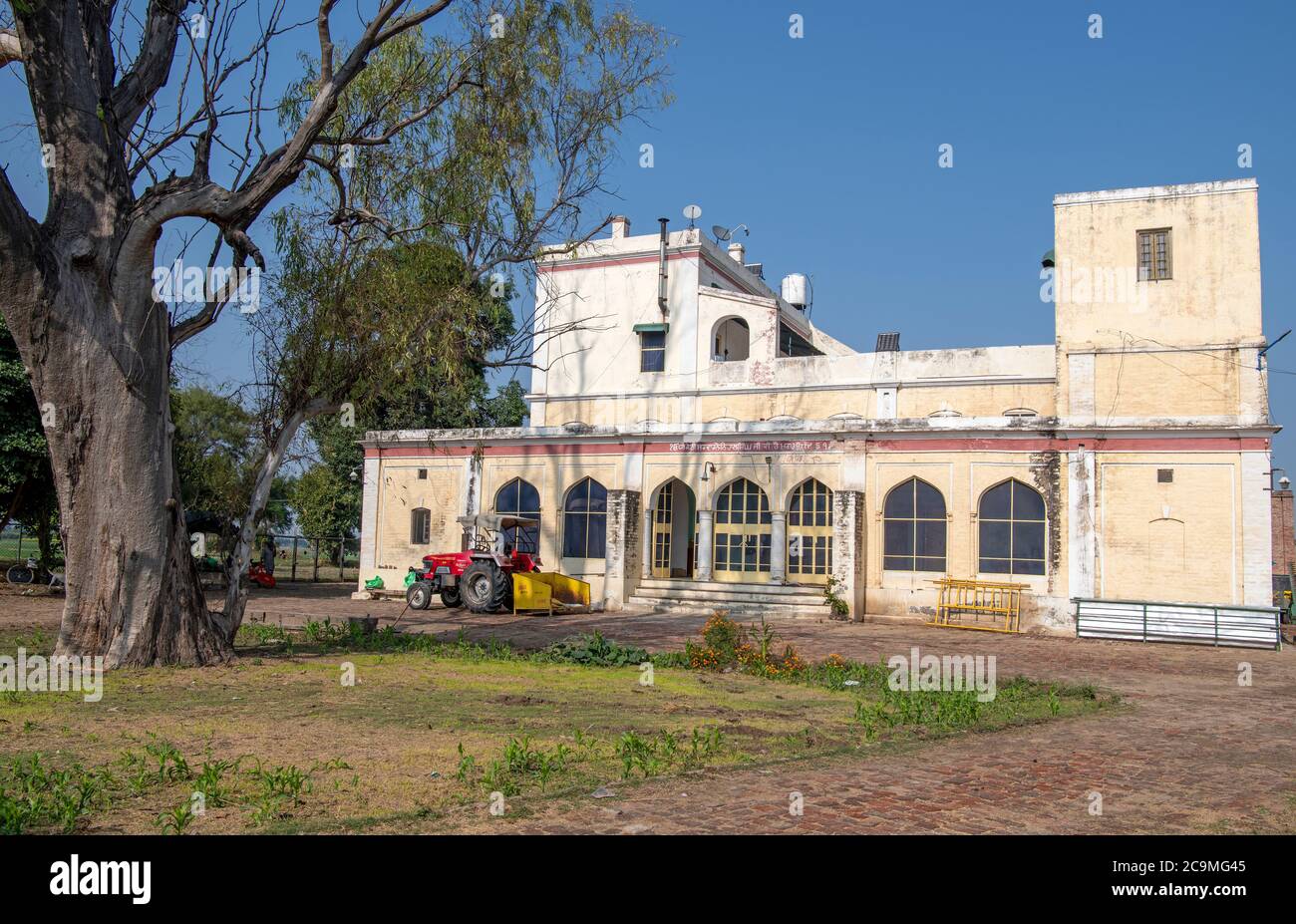 Tradizionale grande casa colonica Farehgarh Chana Punjab India Foto Stock
