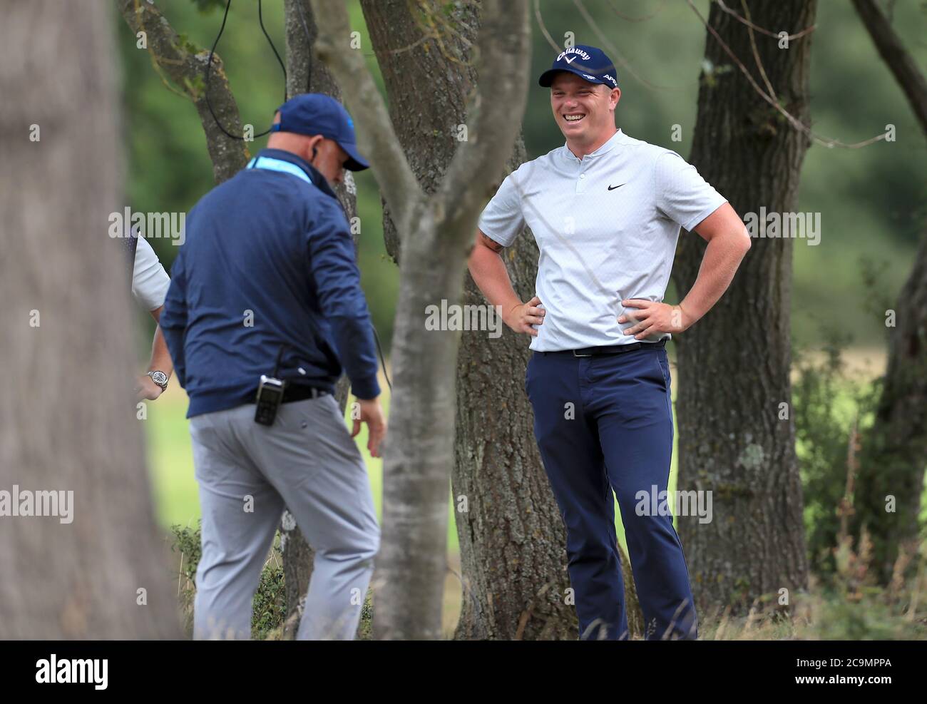 England's Callum Shinkwin dopo aver terminato nel rough durante il terzo giorno dell'Hero Open al Forest of Arden Marriott Hotel and Country Club, Birmingham. Foto Stock