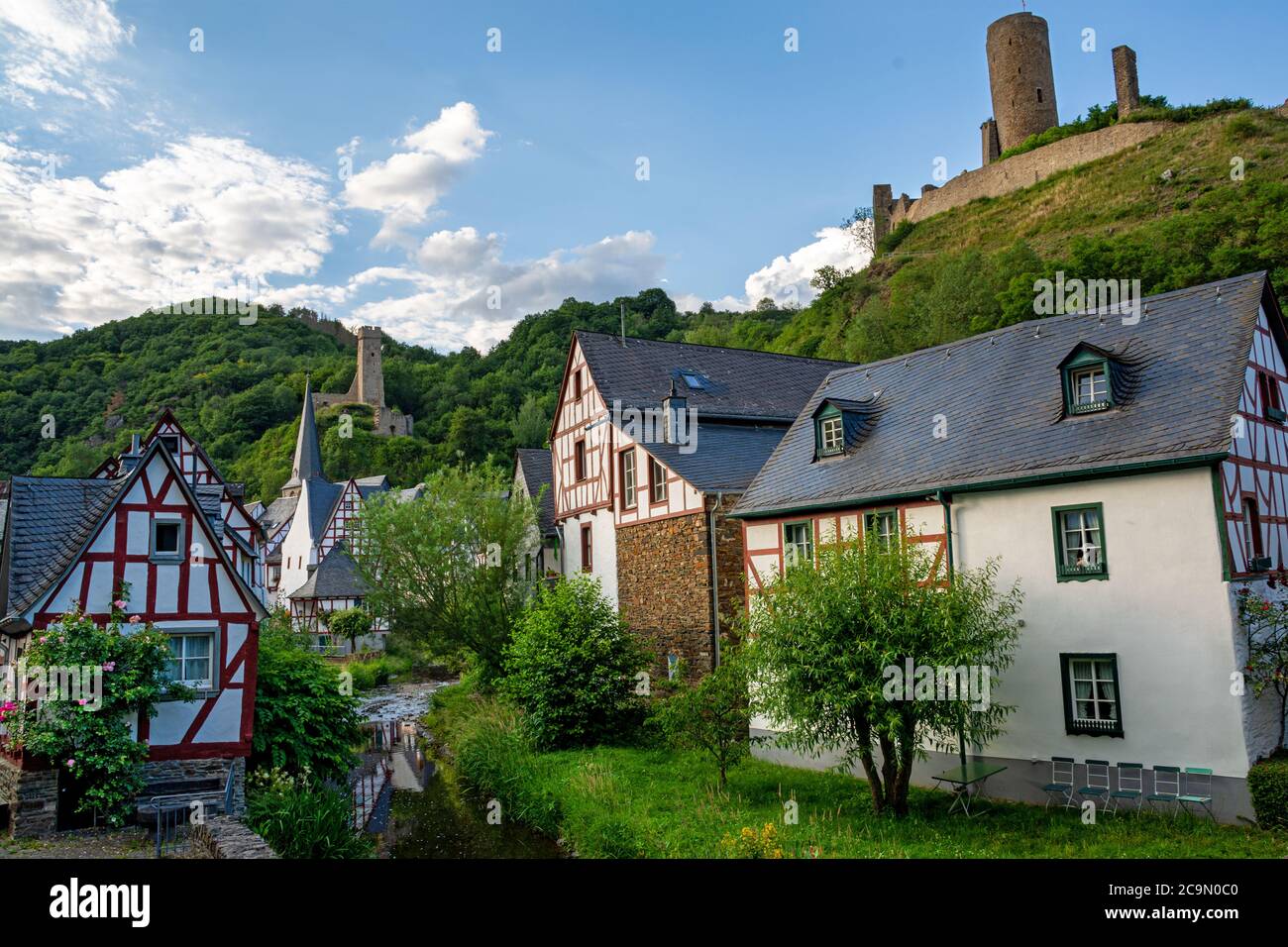 Monreal, Germania - 11 luglio 2020: Vista di Monreal al tramonto Foto Stock