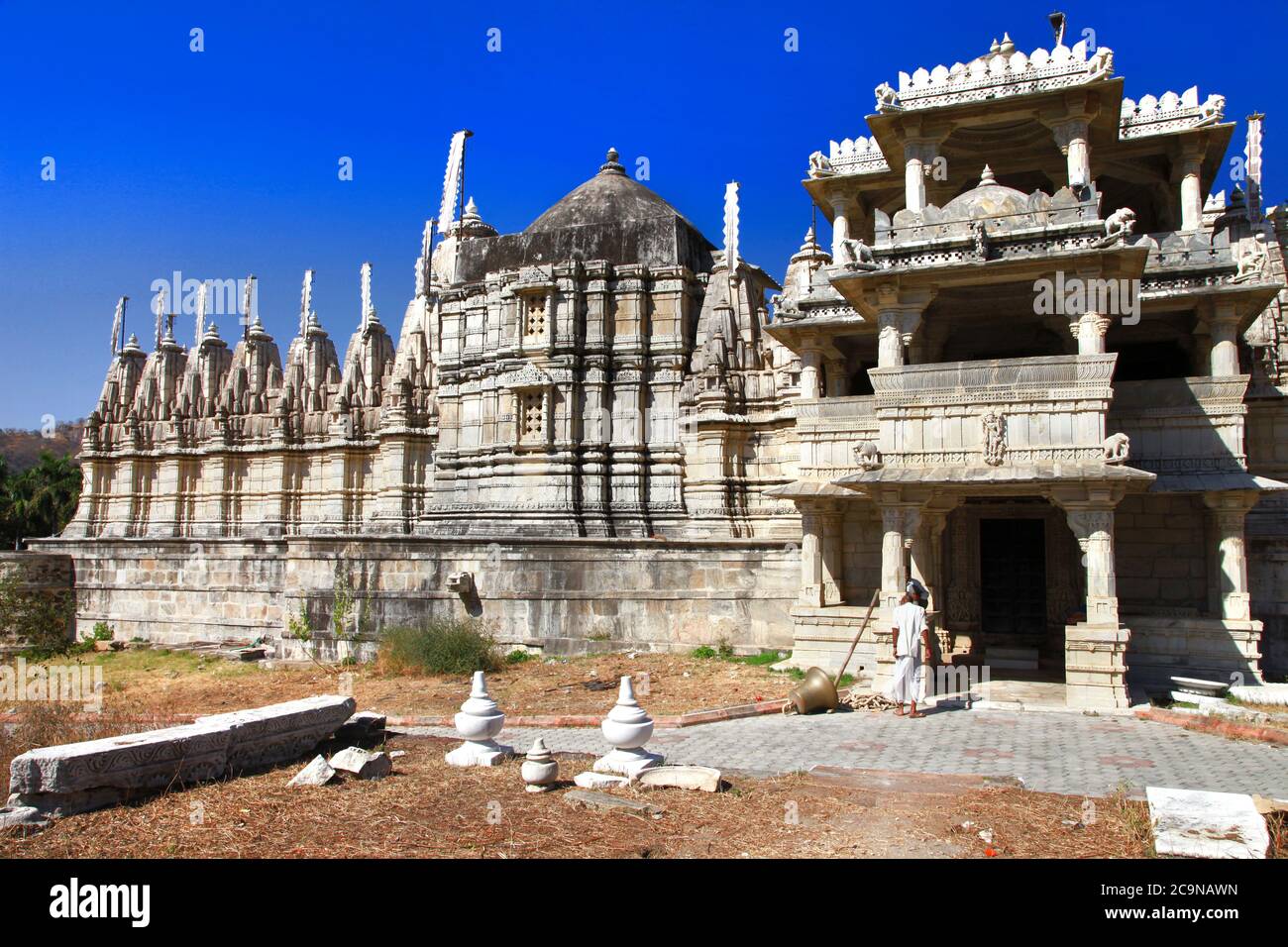 Il Tempio di Ranakpur è uno dei templi più grandi e importanti della cultura di Jain. Rajasthan, India Foto Stock