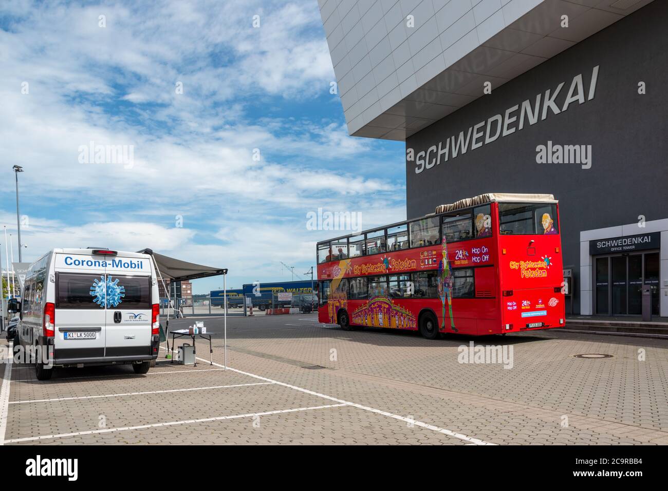 Kiel, 1. 2020 agosto - Heute wurden drei mobile Teststationen in Schleswig-Holstein für Reiserückkehrer aus Risikogebieten zur Abgabe einer Testung auf Foto Stock