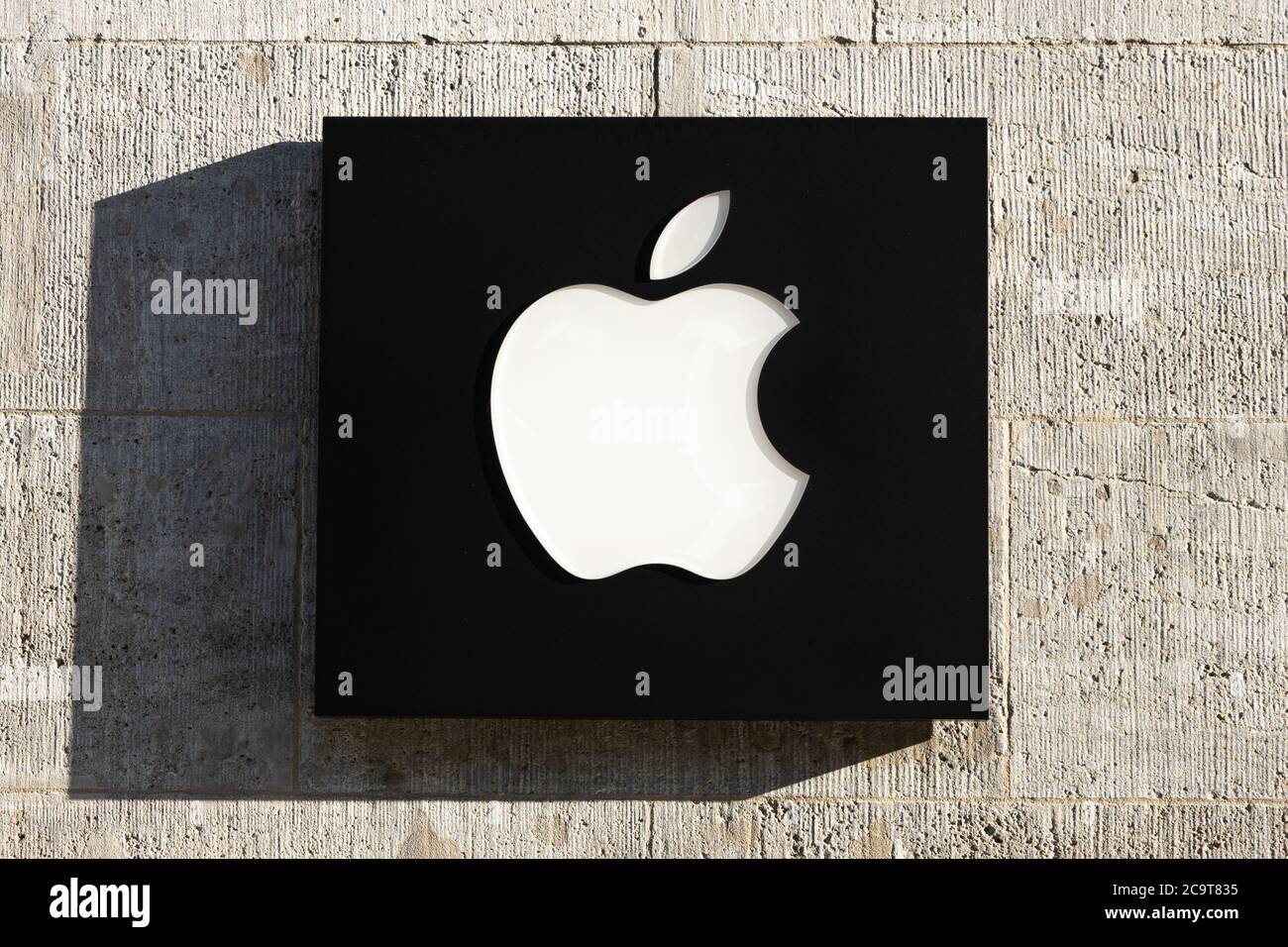 Logo Apple sulla facciata di una casa Foto Stock