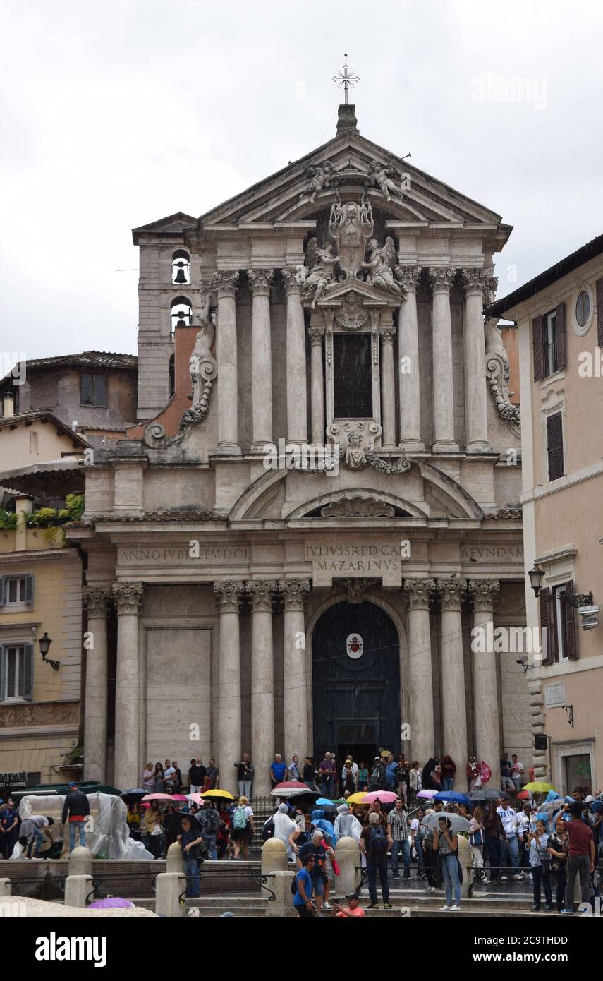 Santi Vincenzo e Anastasio a Fontana di Trevi - Chiese Di Roma vicino alla Fontana di Trevi Foto Stock