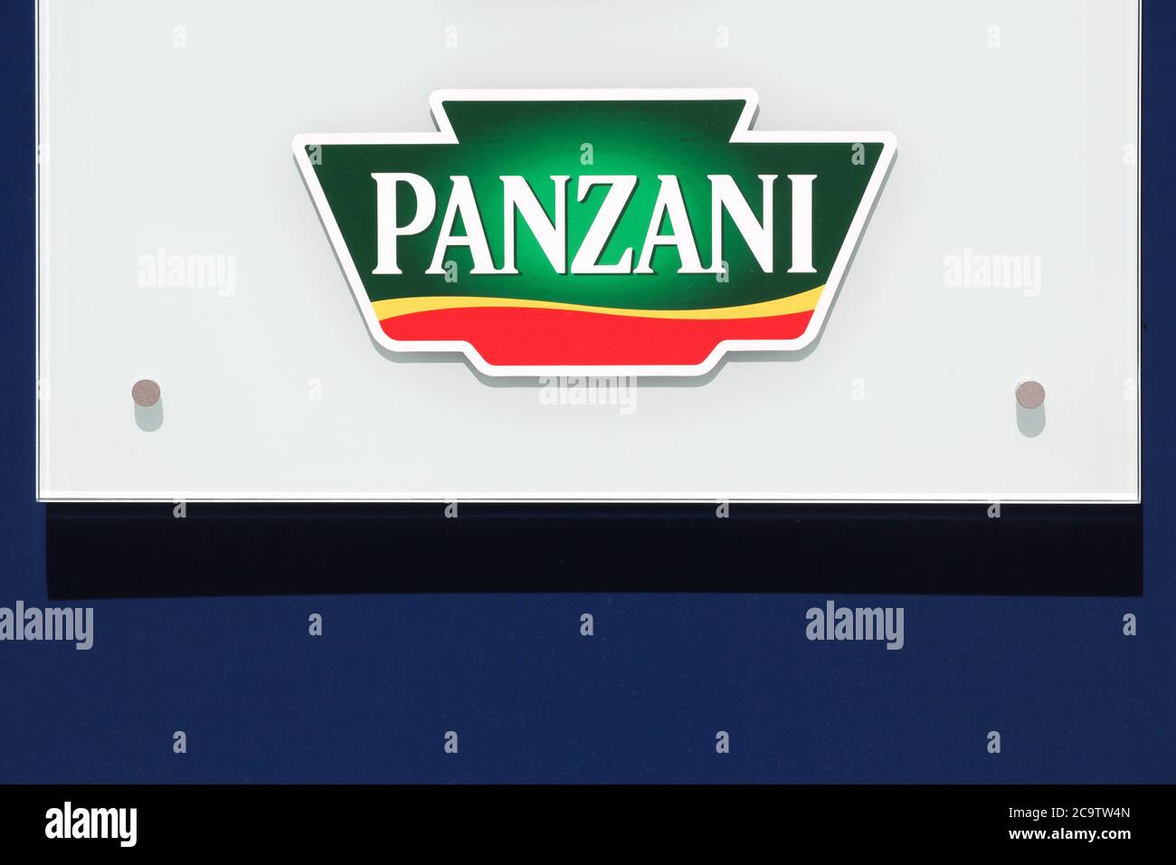 Lione, Francia - 21 maggio 2020: Logo Panzani su un muro. Panzani è un marchio francese di pasta. Dal 2005 è una filiale di Ebro Foods Foto Stock