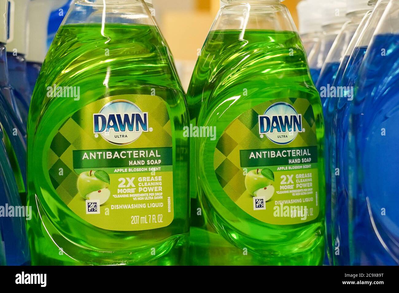 NEW YORK, NY – 2 AGOSTO: Vista del sapone di piatto di Dawn in Stop & Shop Supermarket a Queens il 2 agosto 2020 a Queens Borough di New York City. Foto Stock