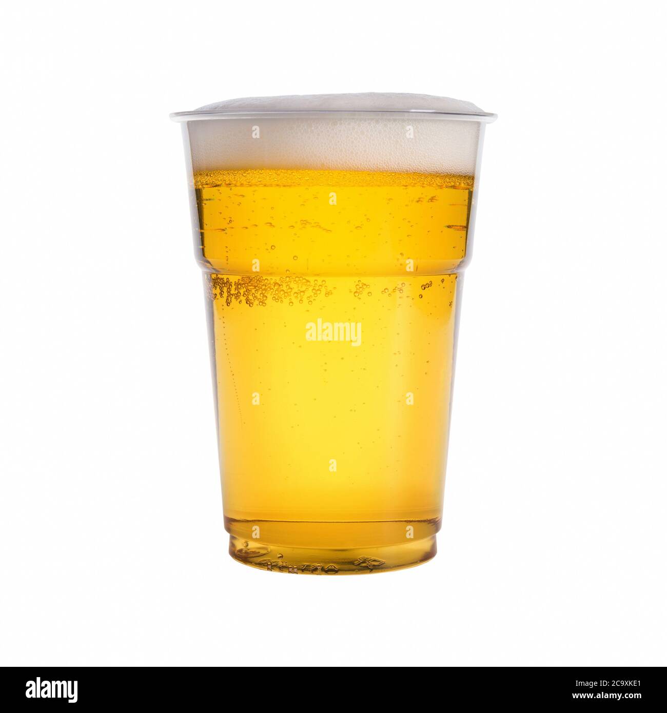 Bicchiere di birra isolato su sfondo bianco Foto Stock