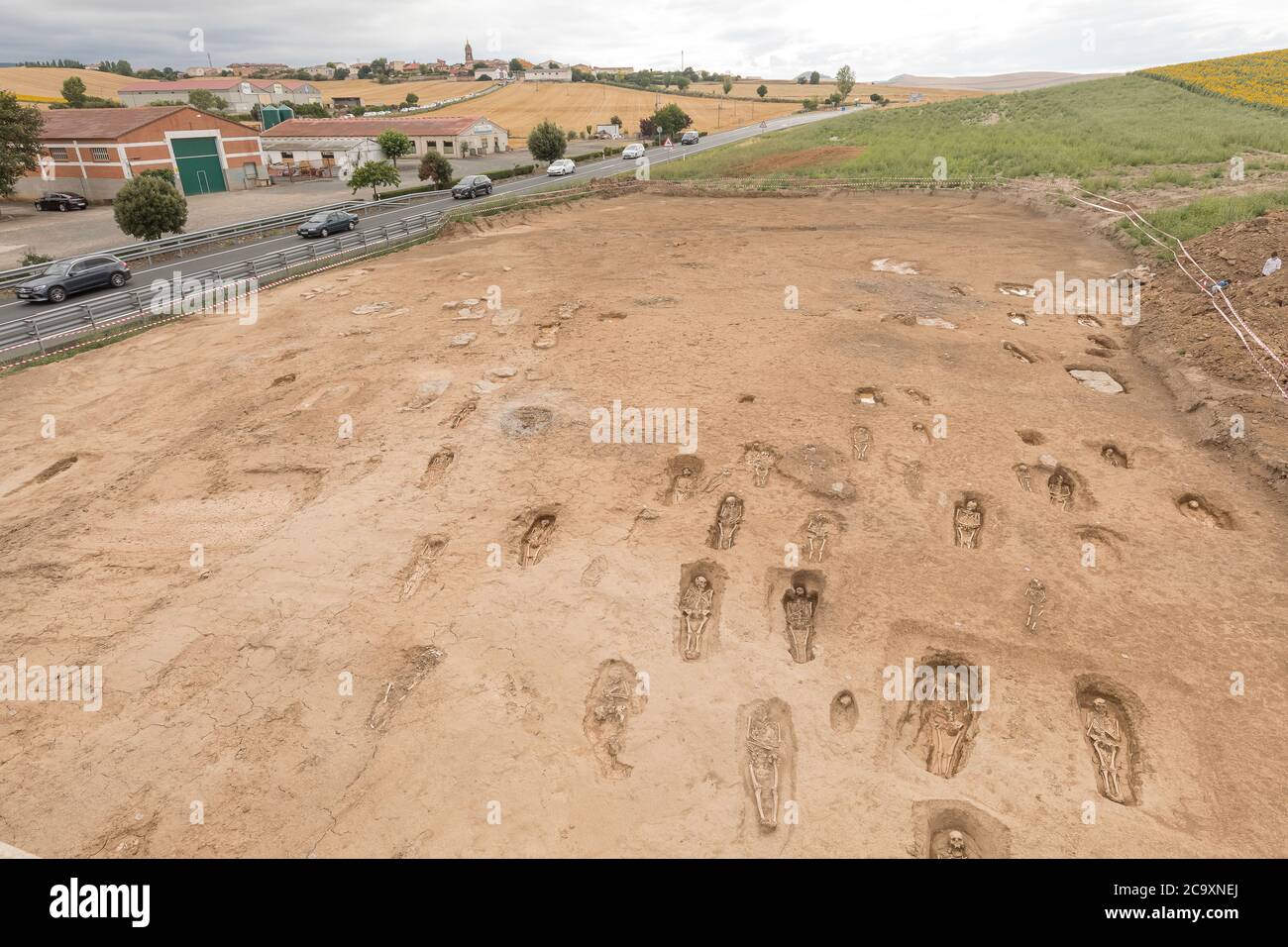 Sito archeologico di tombe visigotiche nelle opere dell'autostrada A-12 a Grañón. 2 agosto 2020. La Rioja. Spagna Foto Stock