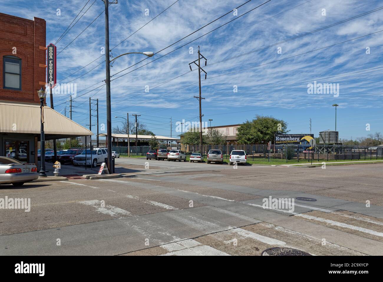 Il Diner Soda Fountain a Road Crossing vicino al Museo ferroviario di Rosenberg in Texas in una giornata di sole a marzo. Foto Stock