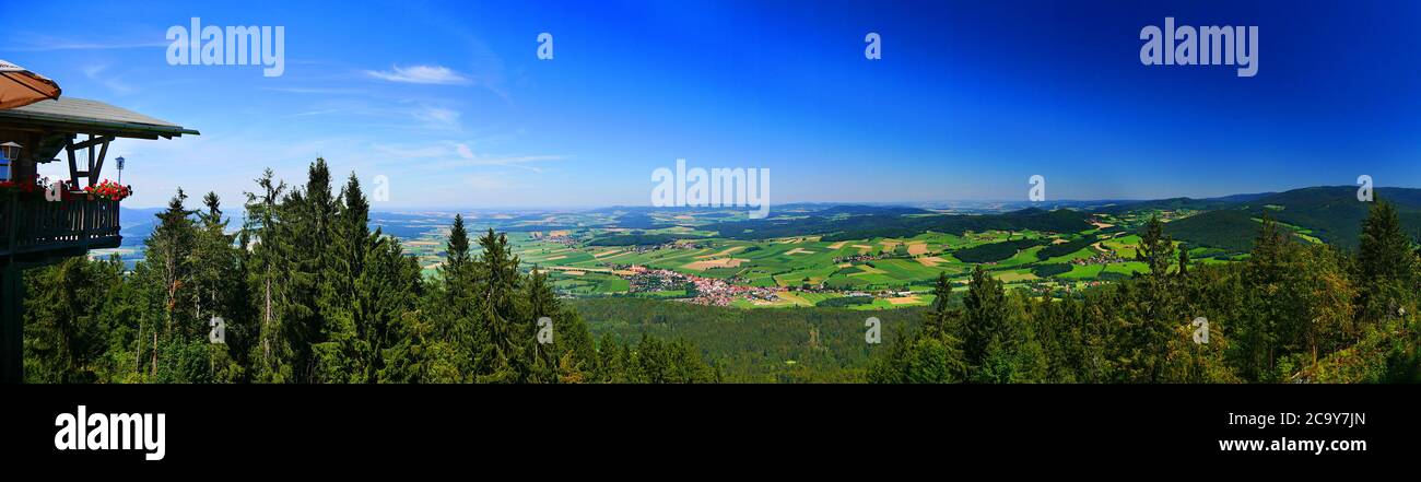 Neukirchen beim hl. Blut, Germania: Panorama dal monte Hohenbogen Foto Stock