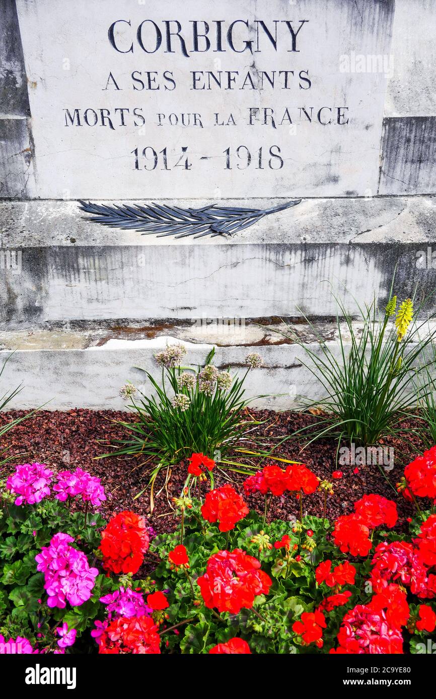 Monumento militare, Corbigny, Nièvre, Borgogna Franche-Comté Regione, Francia Foto Stock