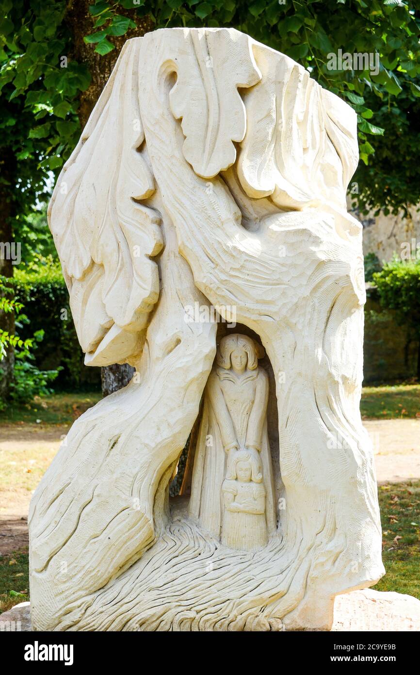 Monumento alle donne vittime di tutte le guerre, Verdun piazza, Corbigny, Nièvre, Borgogna Franche-Comté Regione, Francia Foto Stock