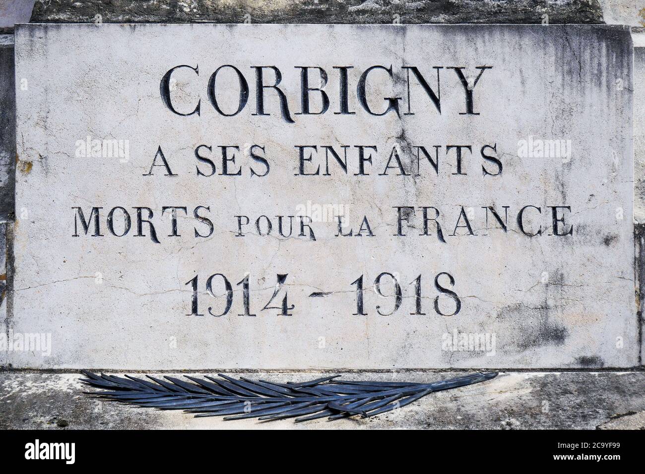 Monumento militare, Square de Verdun, Corbigny, Nièvre, Borgogna Franche-Comté Regione, Francia Foto Stock