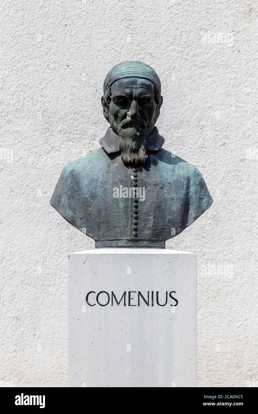 Busto di John Amos Comenius al campus della Karoly Eszterhazy University Comenius a Sarospatak, Ungheria. Foto Stock