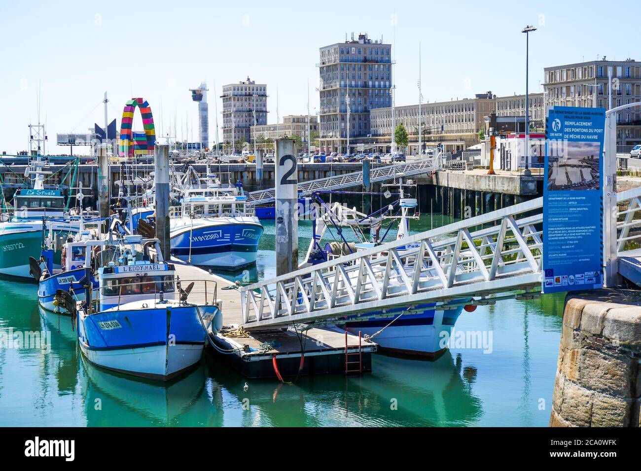 Navi da pesca in banchina nel porto di pesca, le Havre, Senna Marittima, Normandia, Francia Foto Stock