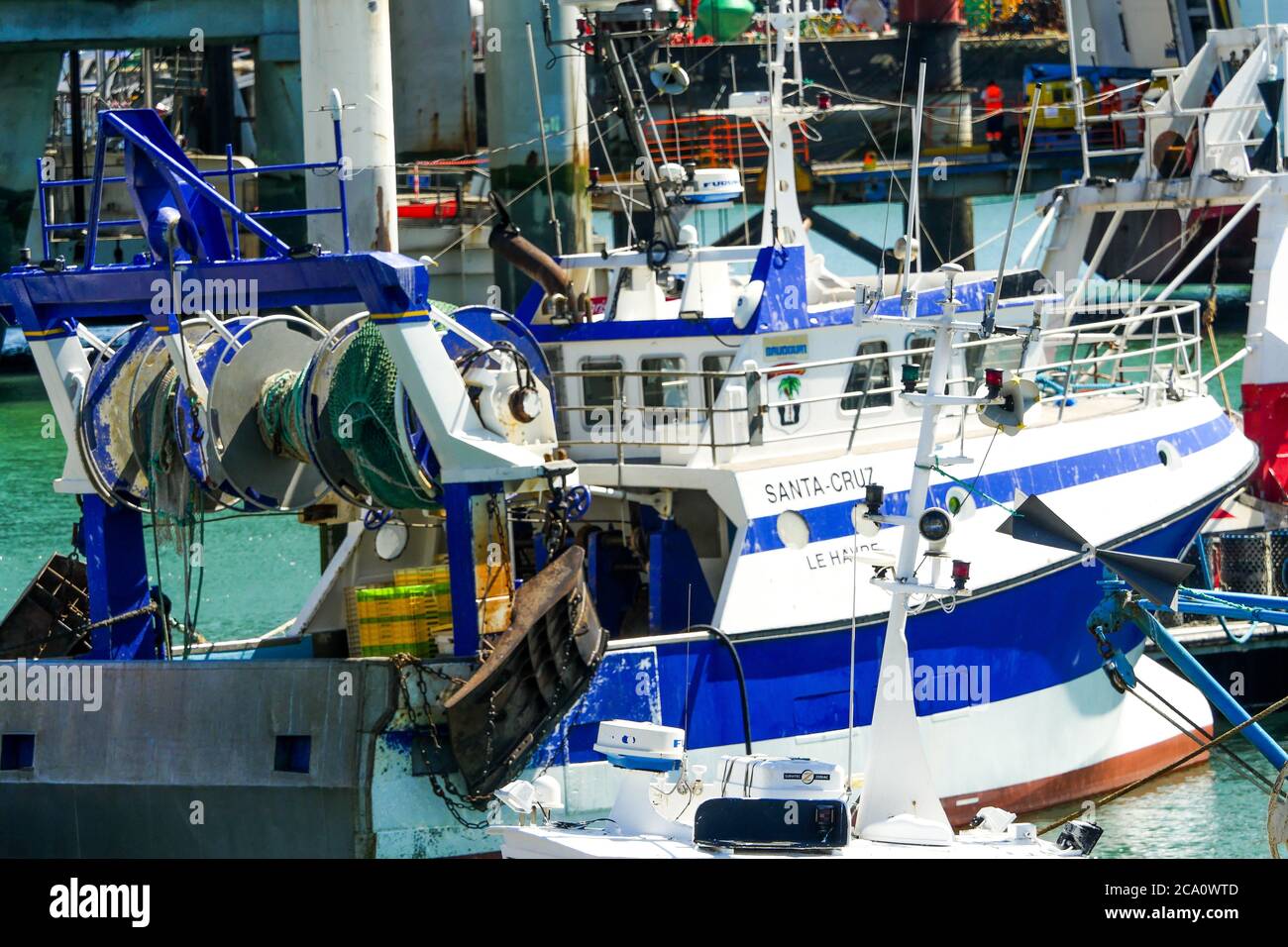 Navi da pesca che si trovano in banchina nel porto peschereccio, le Havre, Seine-Maritime, Normandia, Francia Foto Stock