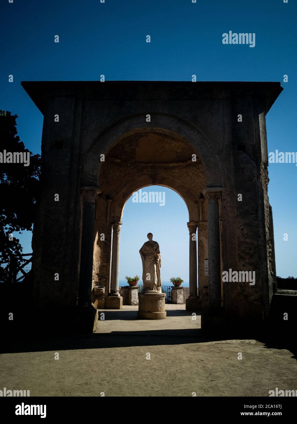 Giardini e statue a Ravello sulla Costiera Amalfitana in Italia Foto Stock