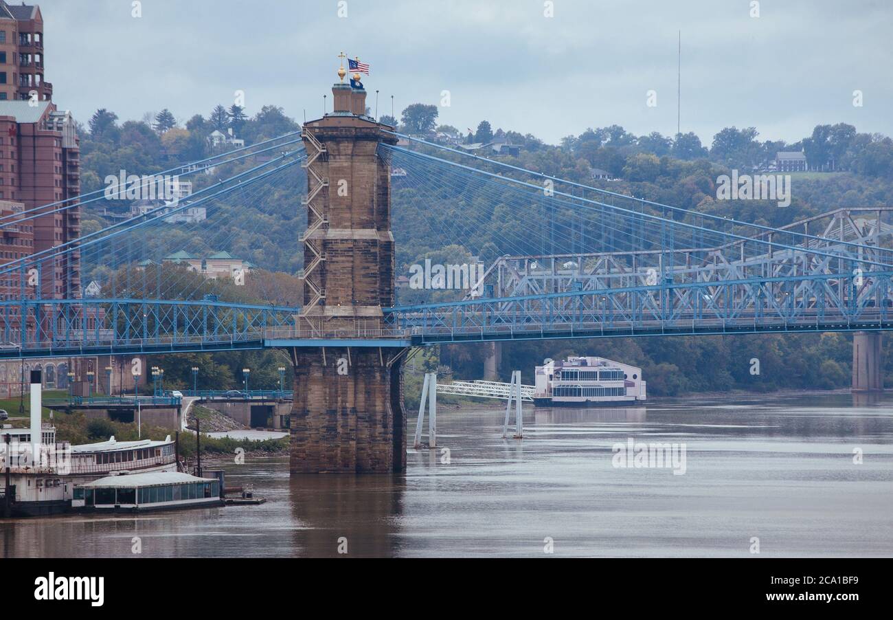 Storico ponte sospeso John Roebling a Cincinnati, Ohio Foto Stock
