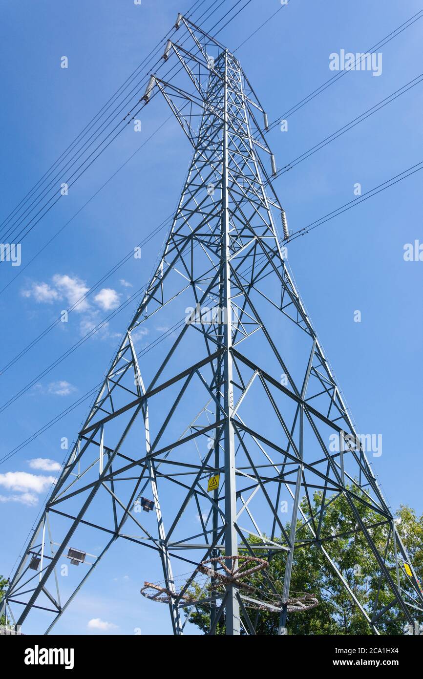 Elettricità pilone, Wrythe Lane, Rosehill, London Borough of Sutton, Greater London, Inghilterra, Regno Unito Foto Stock