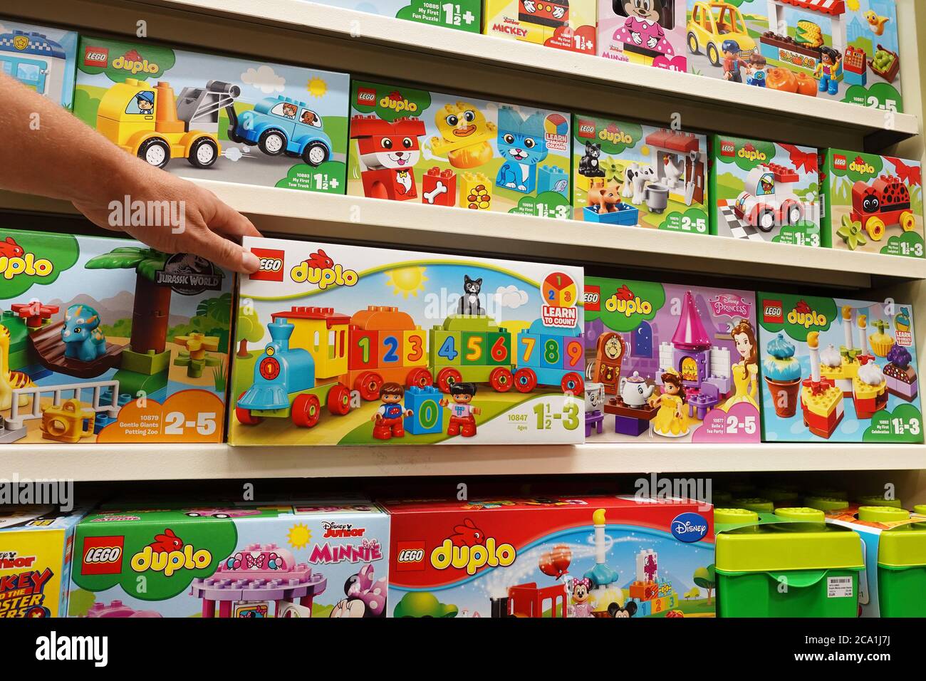 Lego Duplo scatole in un toyshop Foto Stock
