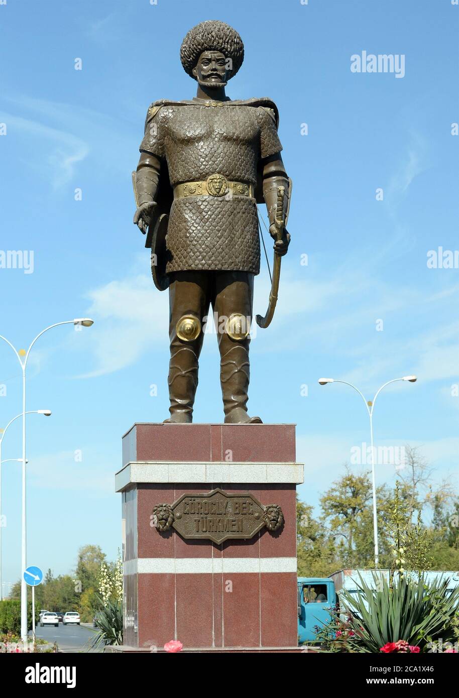 Koroghlu Beg Turkmen statua in Maria, Turkmenistan. Conosciuto anche come Gorolly Beg. Leggenda eroica prominente nelle tradizioni orali dei popoli turchi. Foto Stock