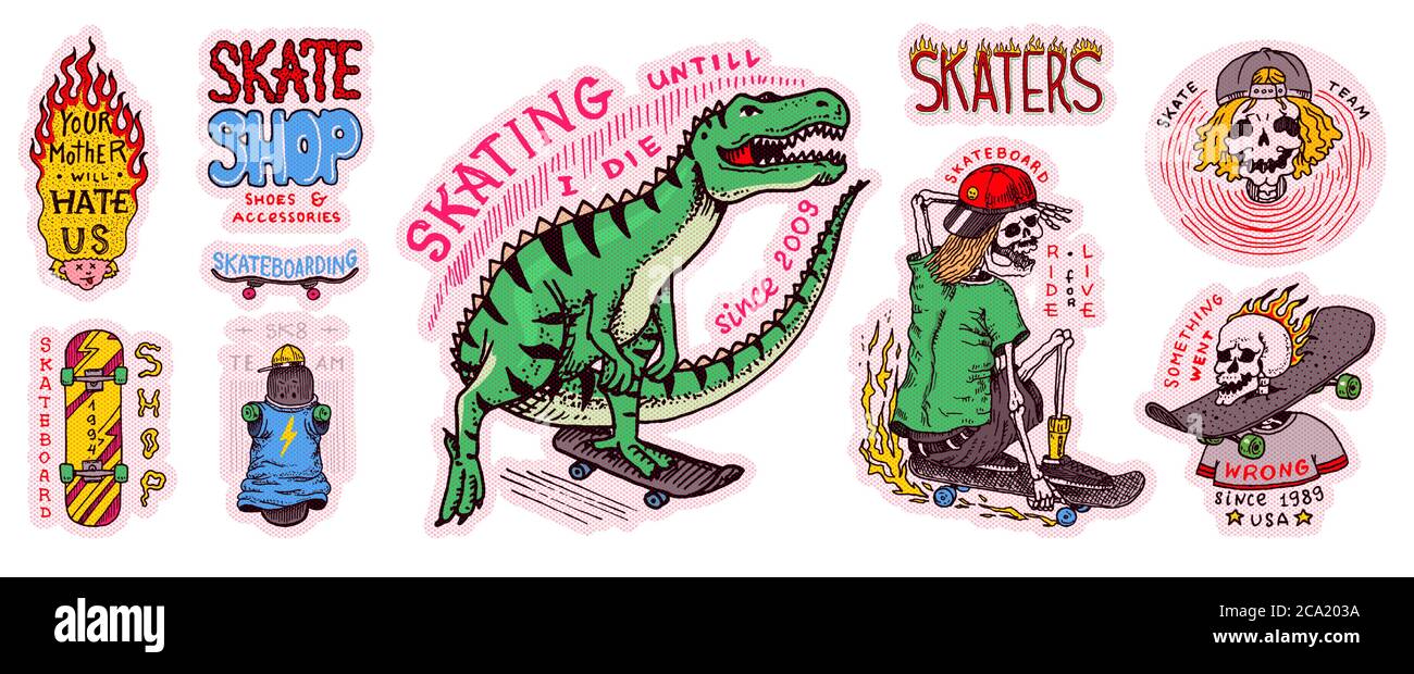 Set adesivi skateboard shop. I dinosauri e gli scheletri cavalcano sui badge delle tavole. Testa ardente e cranio. Etichette retrò d'epoca per t-shirt e tipografia Illustrazione Vettoriale
