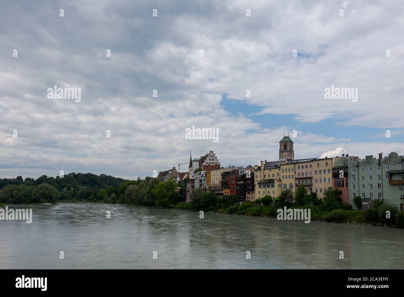 Blick auf die Burg und Altstadt von Wasserburg am Inn Foto Stock