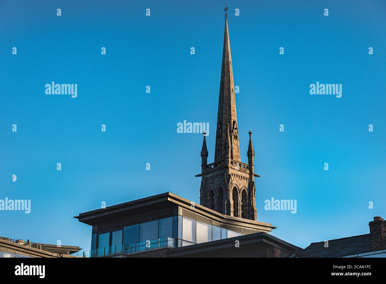 La chiesa di Santa Maria a Drogheda offre un'occhiata alla vecchia architettura irlandese e offre un senso di comunità. Trasmette il concetto religioso Foto Stock