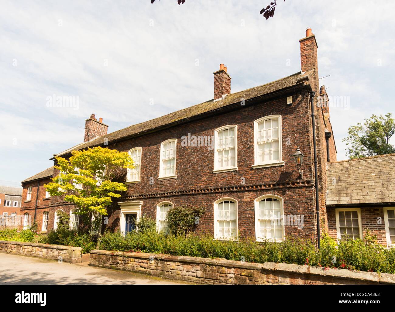 Casa Prebendal del XVII secolo, n° 3 e 6 l'abbazia, Carlisle, Cumbria, Inghilterra, Regno Unito Foto Stock