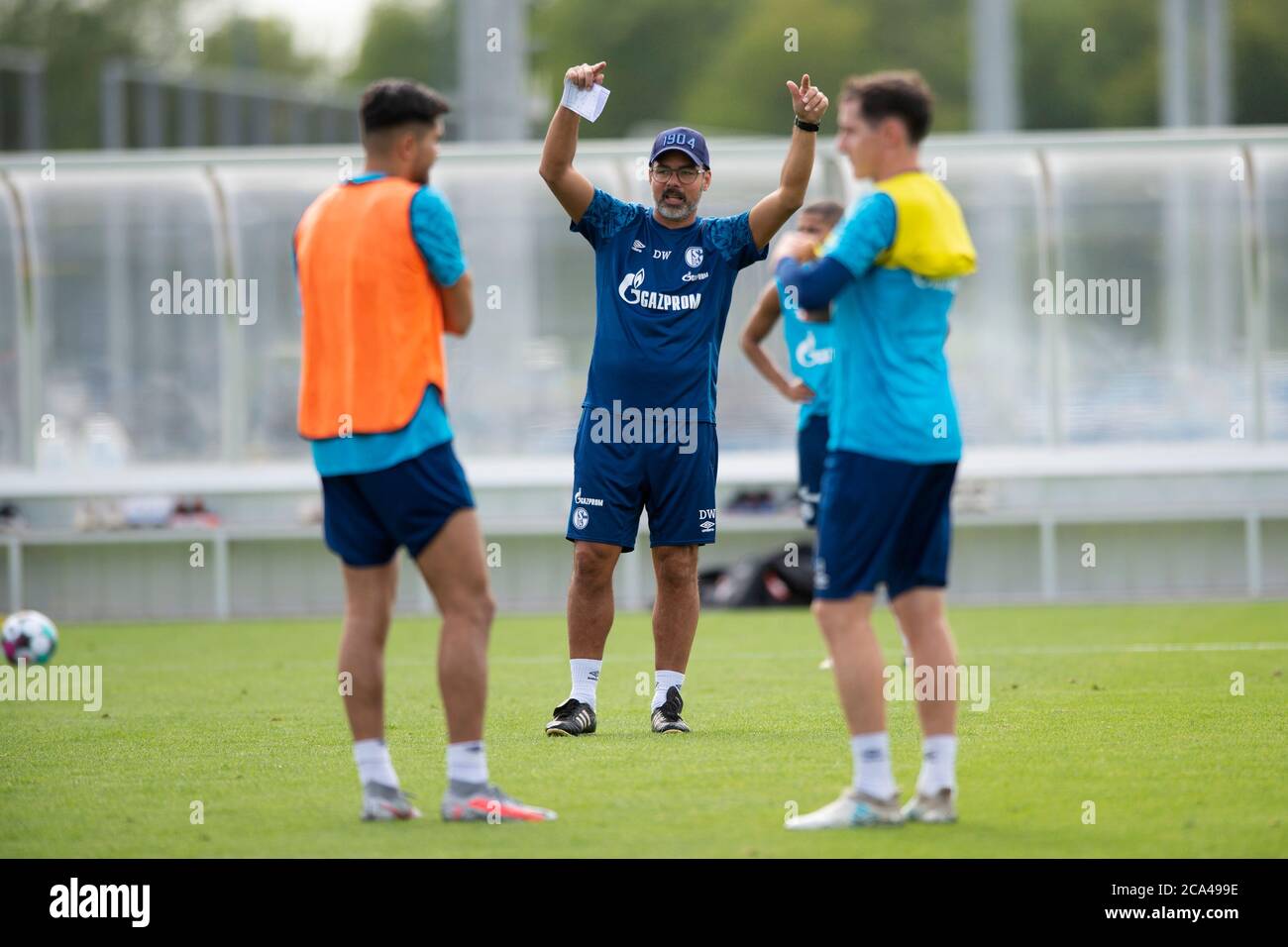 Gelsenkirchen, Germania. 3 agosto 2020. L'allenatore David WAGNER (GE) dà istruzioni ai suoi giocatori, Calcio 1. Bundesliga, inizio formazione FC Schalke 04 (GE), il 03.08.2020 nel Park Stadium di Gelsenkirchen/Germania. | utilizzo in tutto il mondo credito: dpa/Alamy Live News Foto Stock