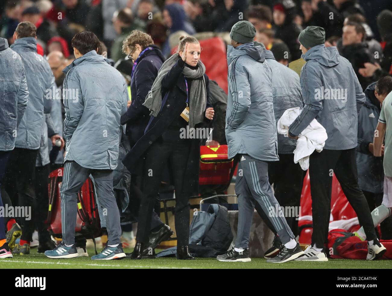 Bayern Munich 'Team Manager' Kathleen Kruger festeggia il 0.0 contro Liverpool Foto Stock