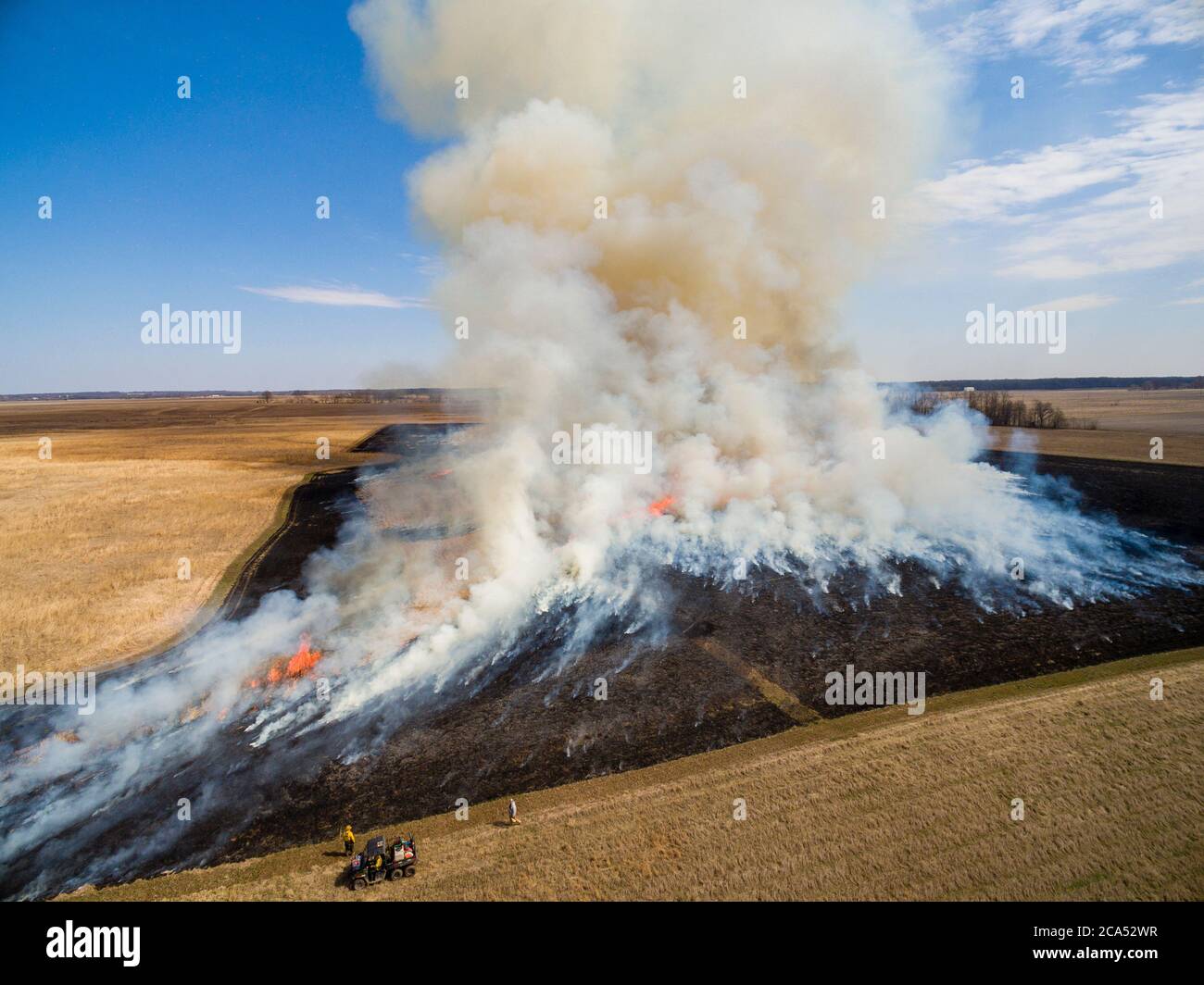 Vista aerea di Burning Field, Prairie Ridge state Natural Area, Marion Co., Illinois, USA Foto Stock
