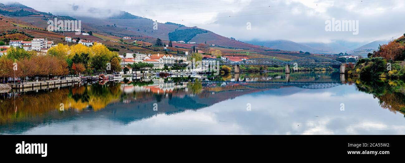 Vista sul fiume Douro, Pinhao, Portogallo Foto Stock