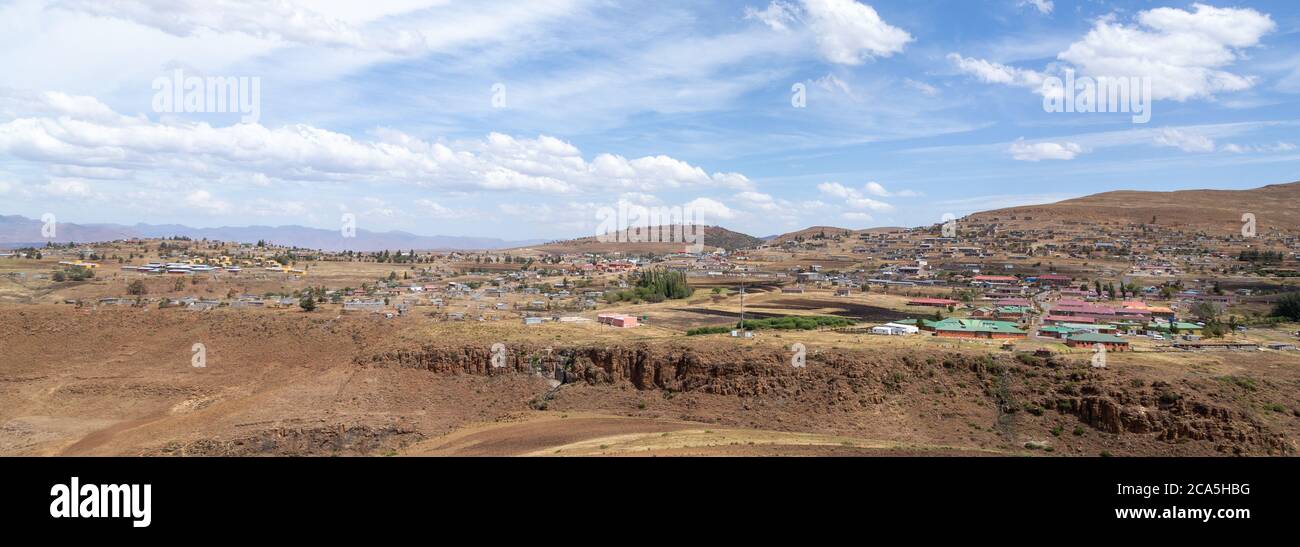 Panorama di Thaba-Tseka, Regno del Lesotho, Africa meridionale Foto Stock