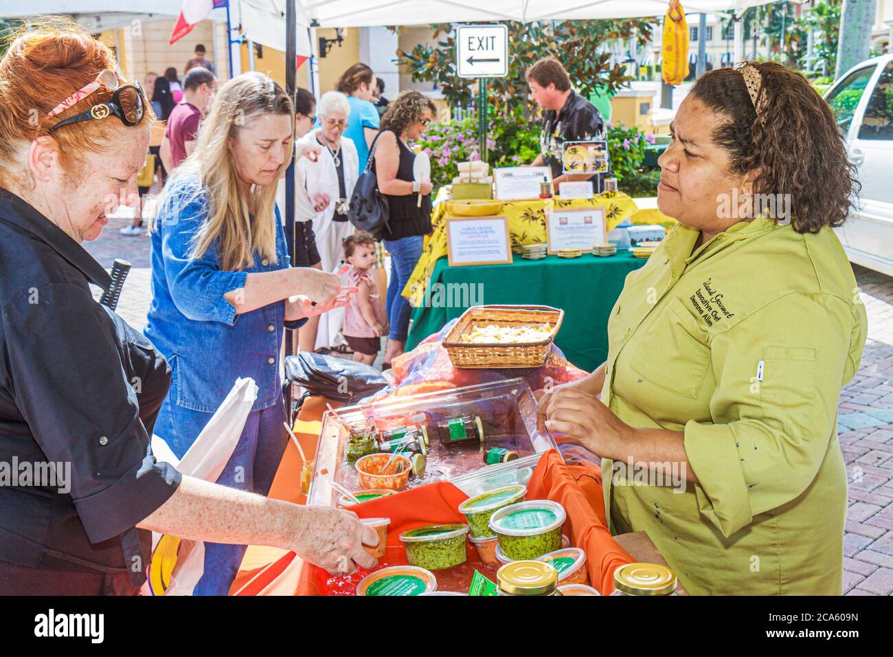 Boca Raton Florida, Palm Beach County, Royal Palm Place, shopping shopper shopping negozi di mercato mercati di mercato di acquisto di vendita, negozio al dettaglio stor Foto Stock