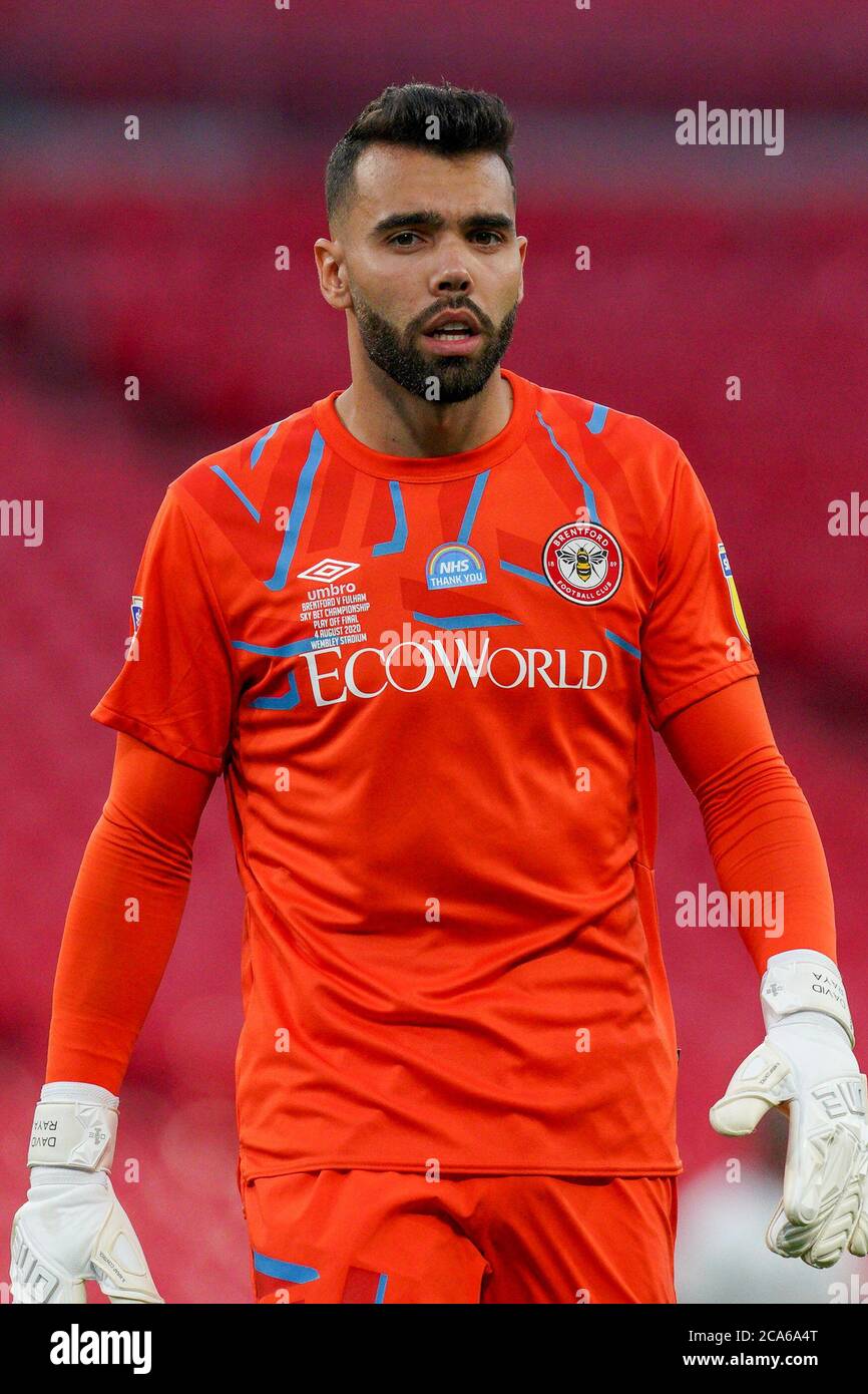 Londra, Regno Unito. 04 agosto 2020. Il portiere David Raya di Brentford durante la partita finale del campionato Sky Bet Play-Off tra Brentford e Fulham allo stadio Wembley, Londra, Inghilterra, il 4 agosto 2020. Gli stadi di calcio rimangono vuoti a causa del Pandemic del Covid-19, poiché le leggi governative in materia di allontanamento sociale vietano ai tifosi all'interno dei locali, con la conseguenza che tutte le partite vengono giocate a porte chiuse fino a nuovo avviso. Foto di Andrew Aleksiejczuk/prime Media Images. Credit: Prime Media Images/Alamy Live News Foto Stock