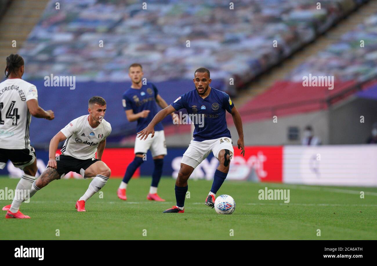 Londra, Regno Unito. 04 agosto 2020. Bryan Mbeumo di Brentford durante la partita finale del campionato Sky Bet Play-Off tra Brentford e Fulham allo stadio Wembley, Londra, Inghilterra, il 4 agosto 2020. Gli stadi di calcio rimangono vuoti a causa del Pandemic del Covid-19, poiché le leggi governative in materia di allontanamento sociale vietano ai tifosi all'interno dei locali, con la conseguenza che tutte le partite vengono giocate a porte chiuse fino a nuovo avviso. Foto di Andrew Aleksiejczuk/prime Media Images. Credit: Prime Media Images/Alamy Live News Foto Stock